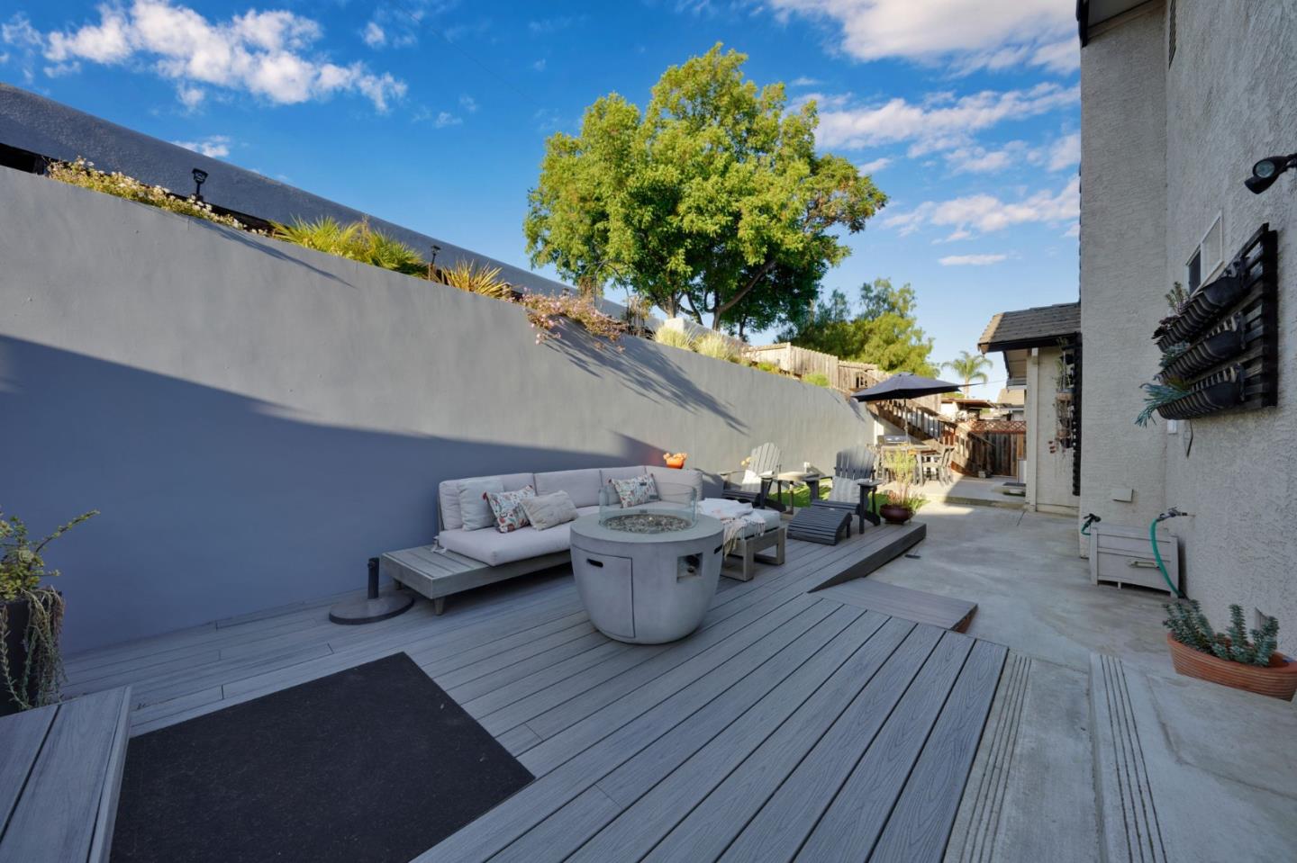 865 Valley Oak Drive