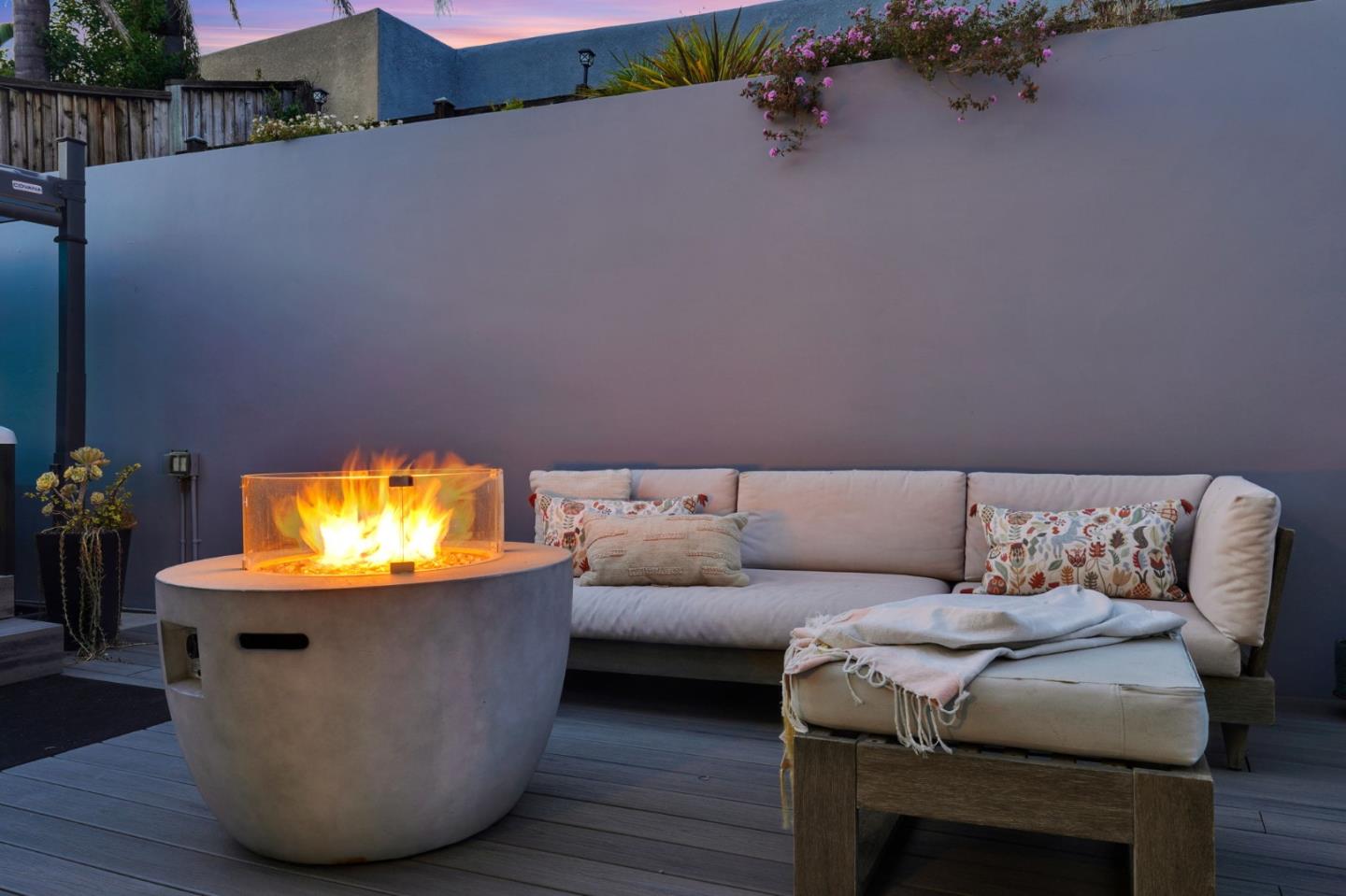 865 Valley Oak Drive