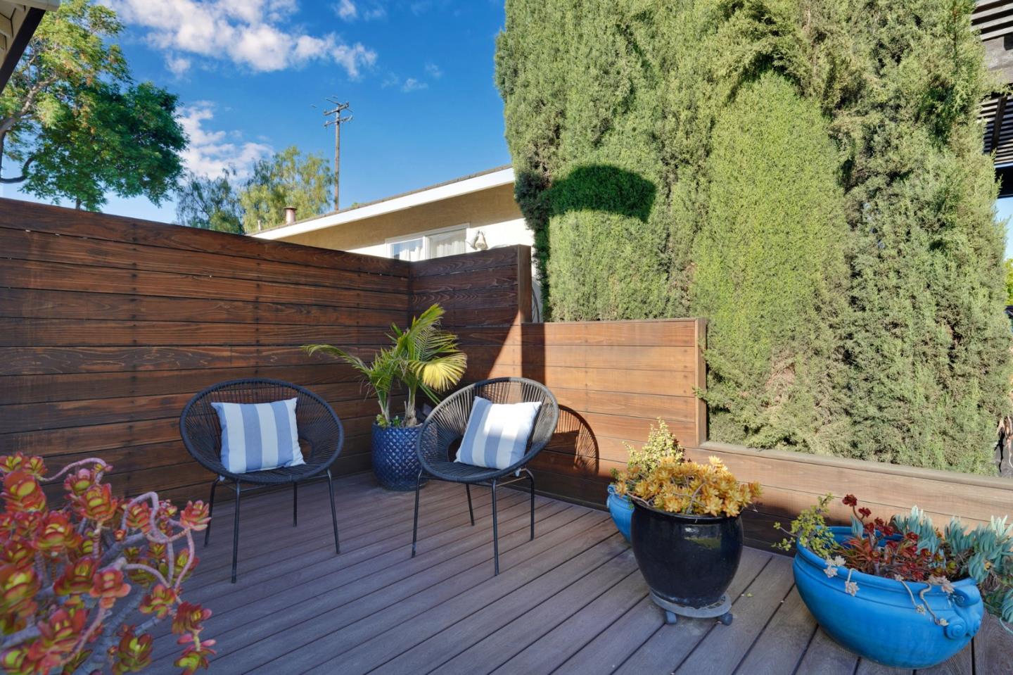 865 Valley Oak Drive