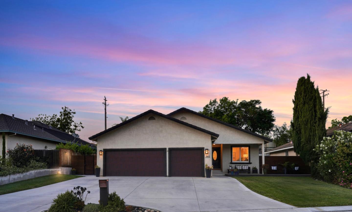 865 Valley Oak Drive