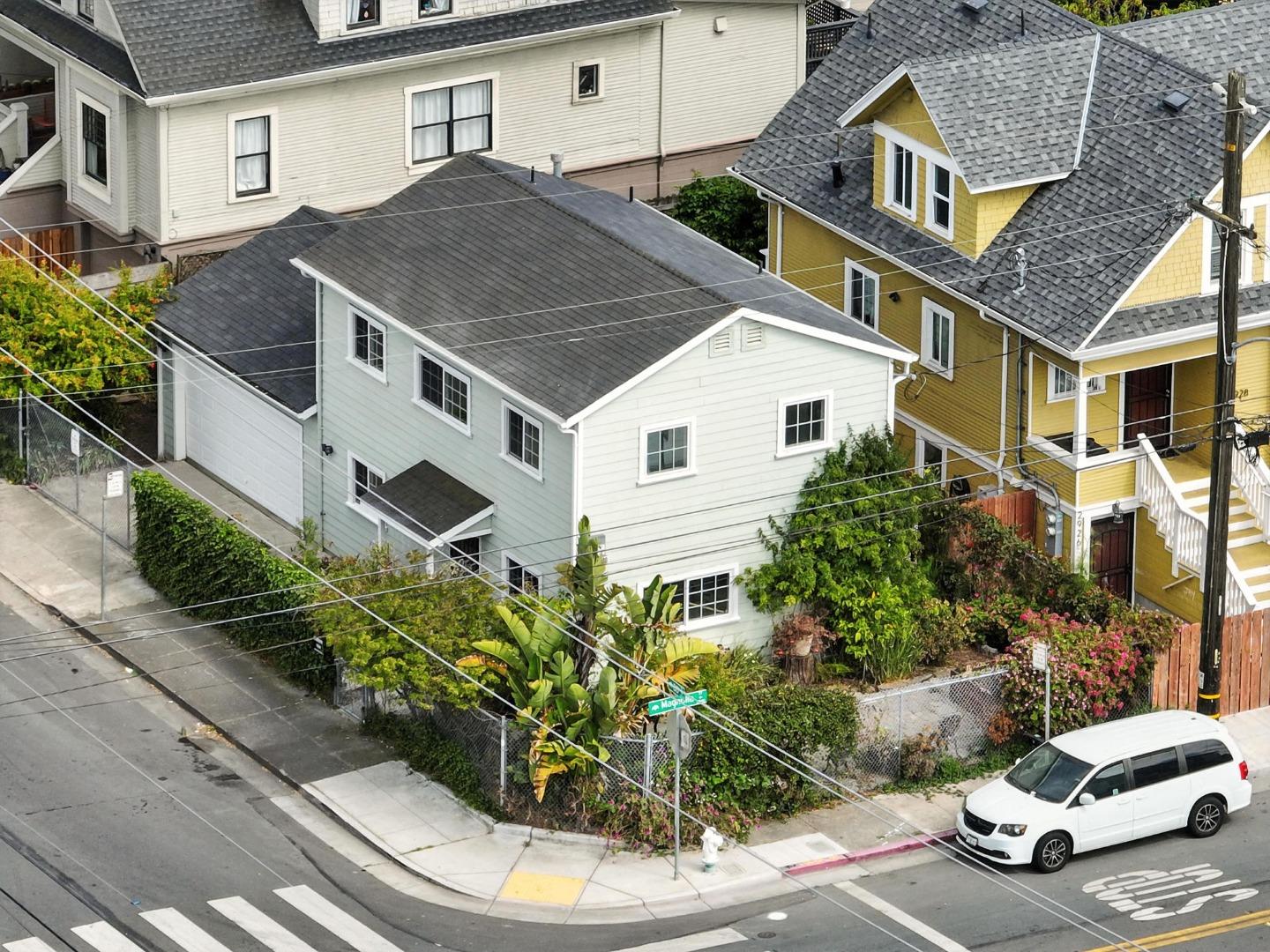 2930 Magnolia Street