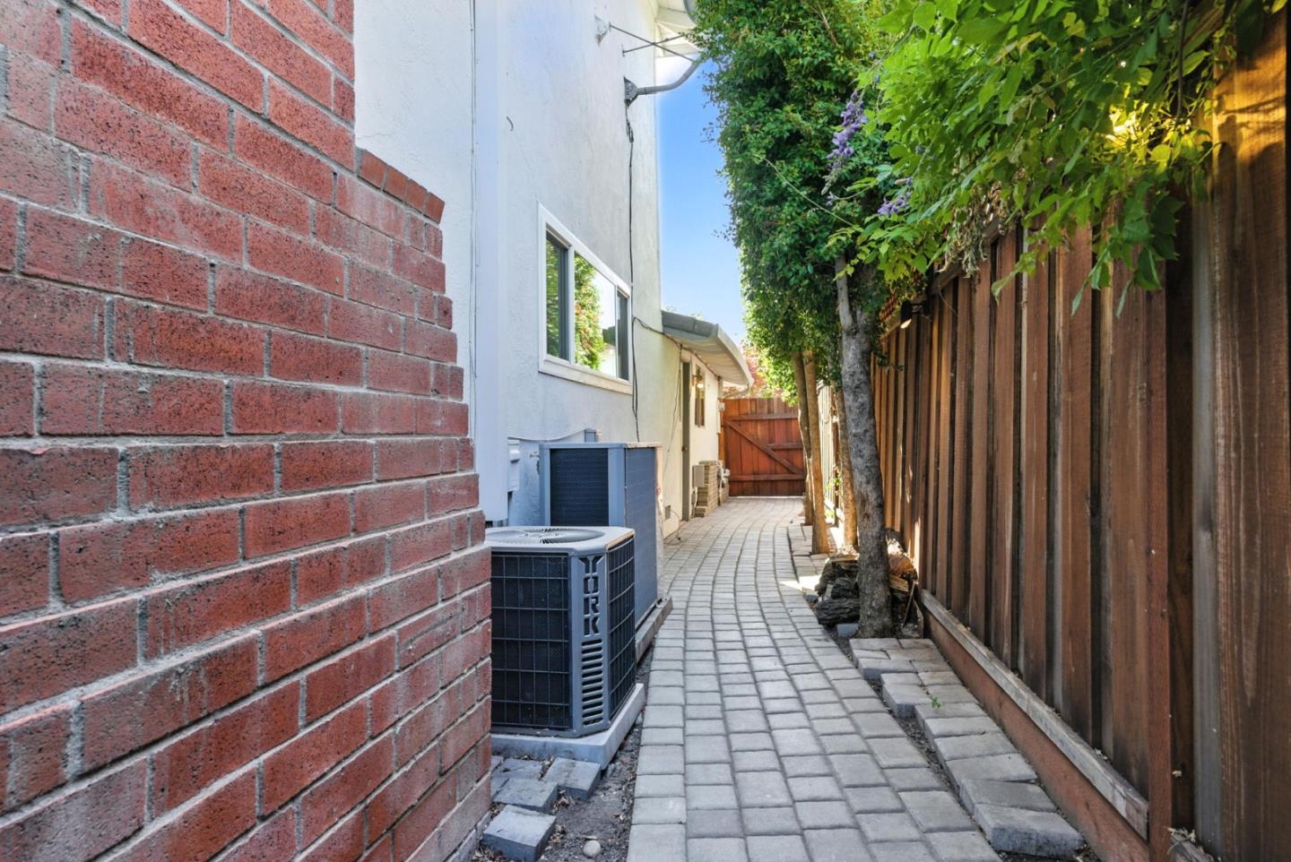 4957 New Compton Court