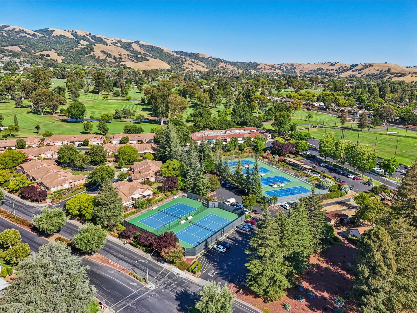 5286 Cribari Heights