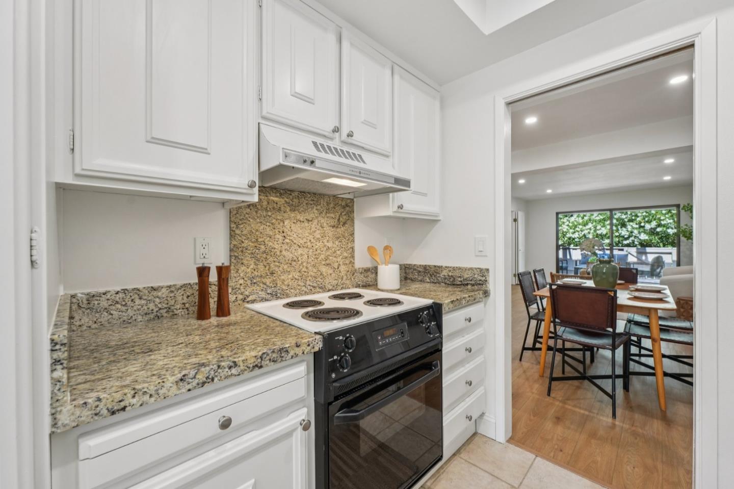 5286 Cribari Heights