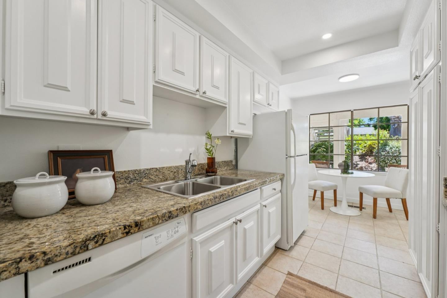 5286 Cribari Heights