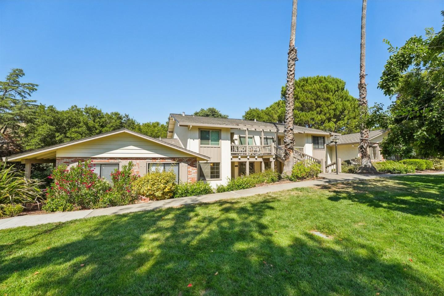 5286 Cribari Heights