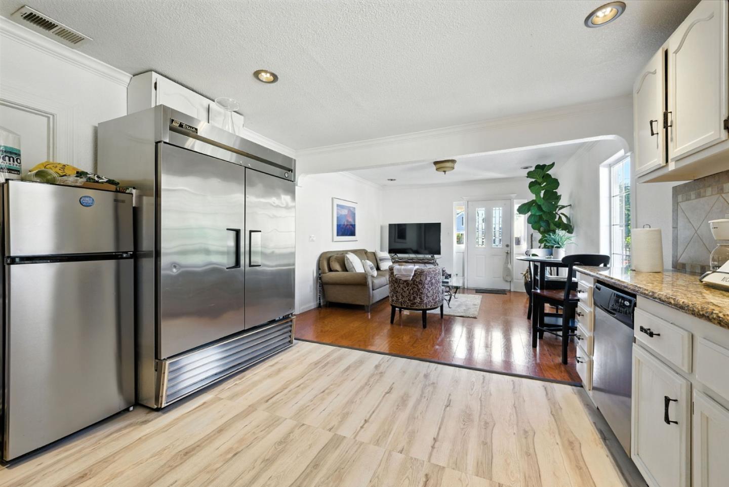 842 East Julian Street