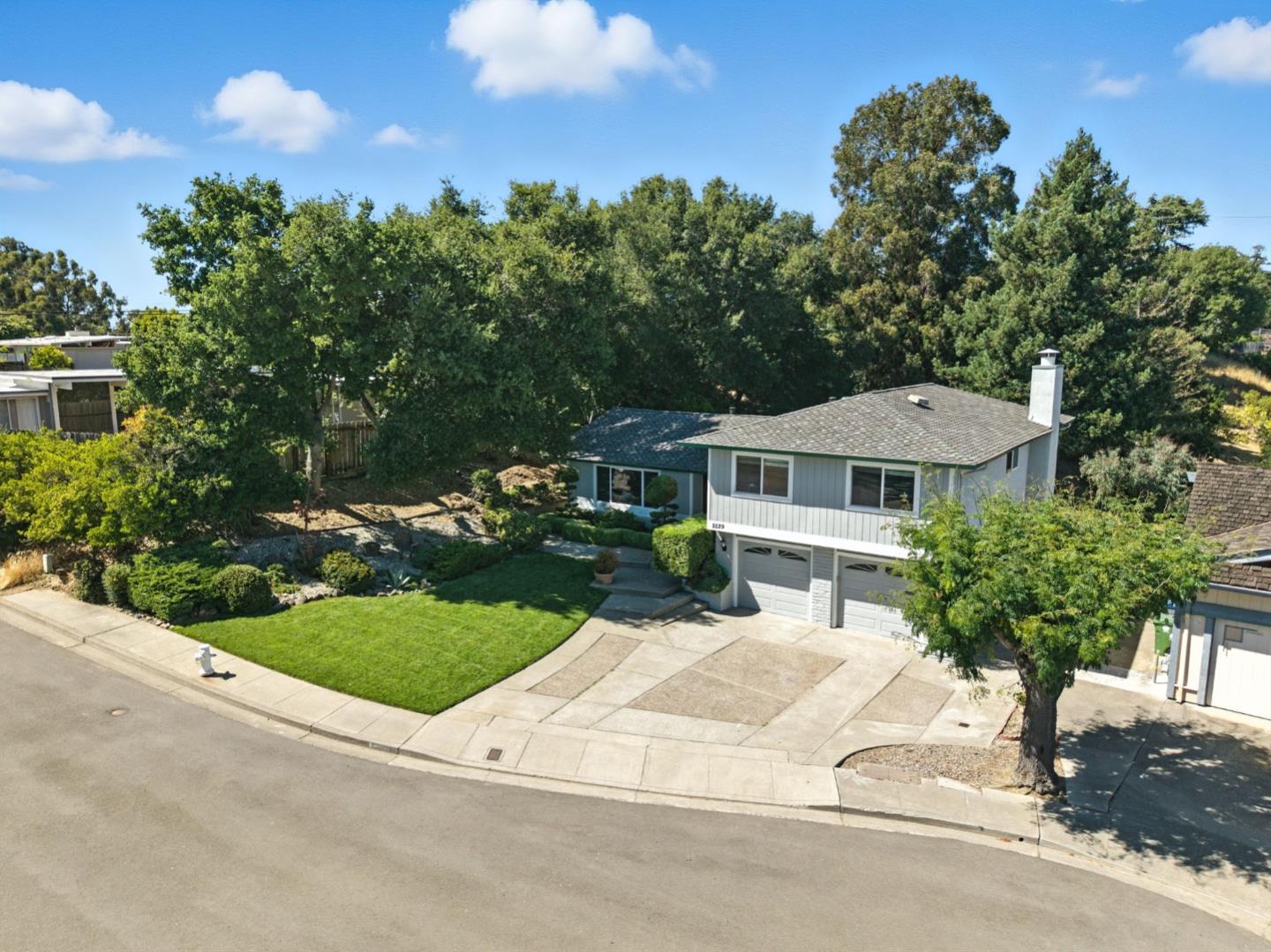 5529 Feather Court