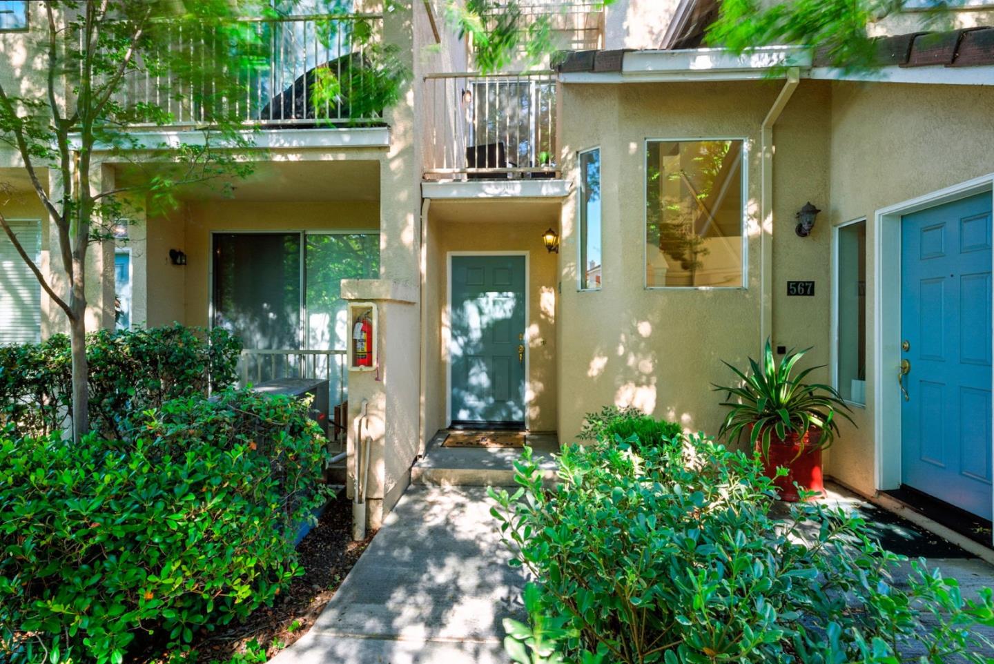 561 Manhattan Place