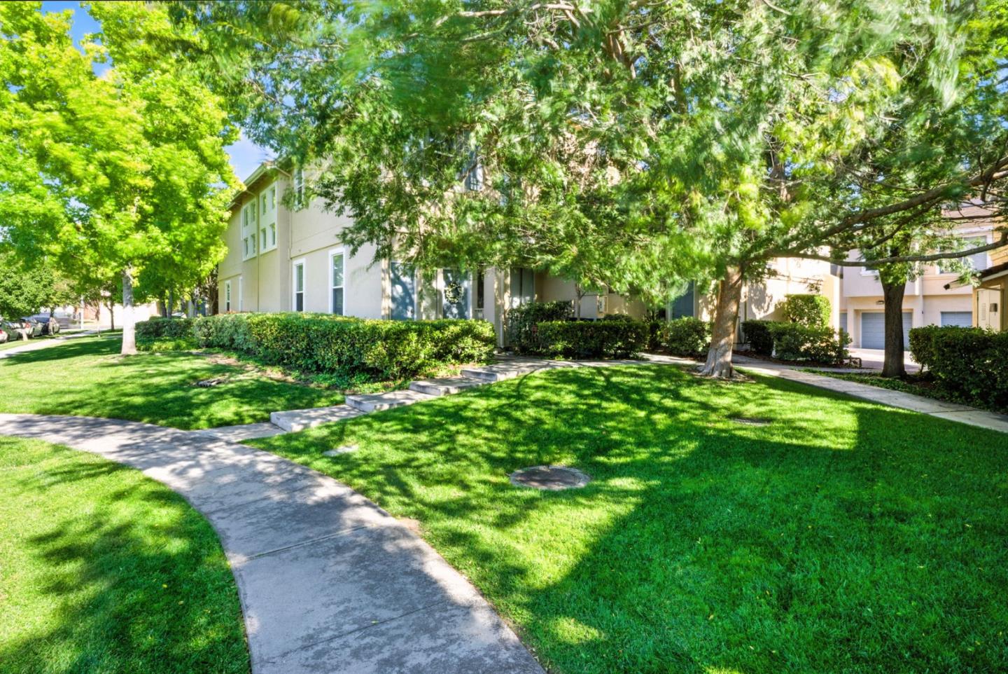 561 Manhattan Place
