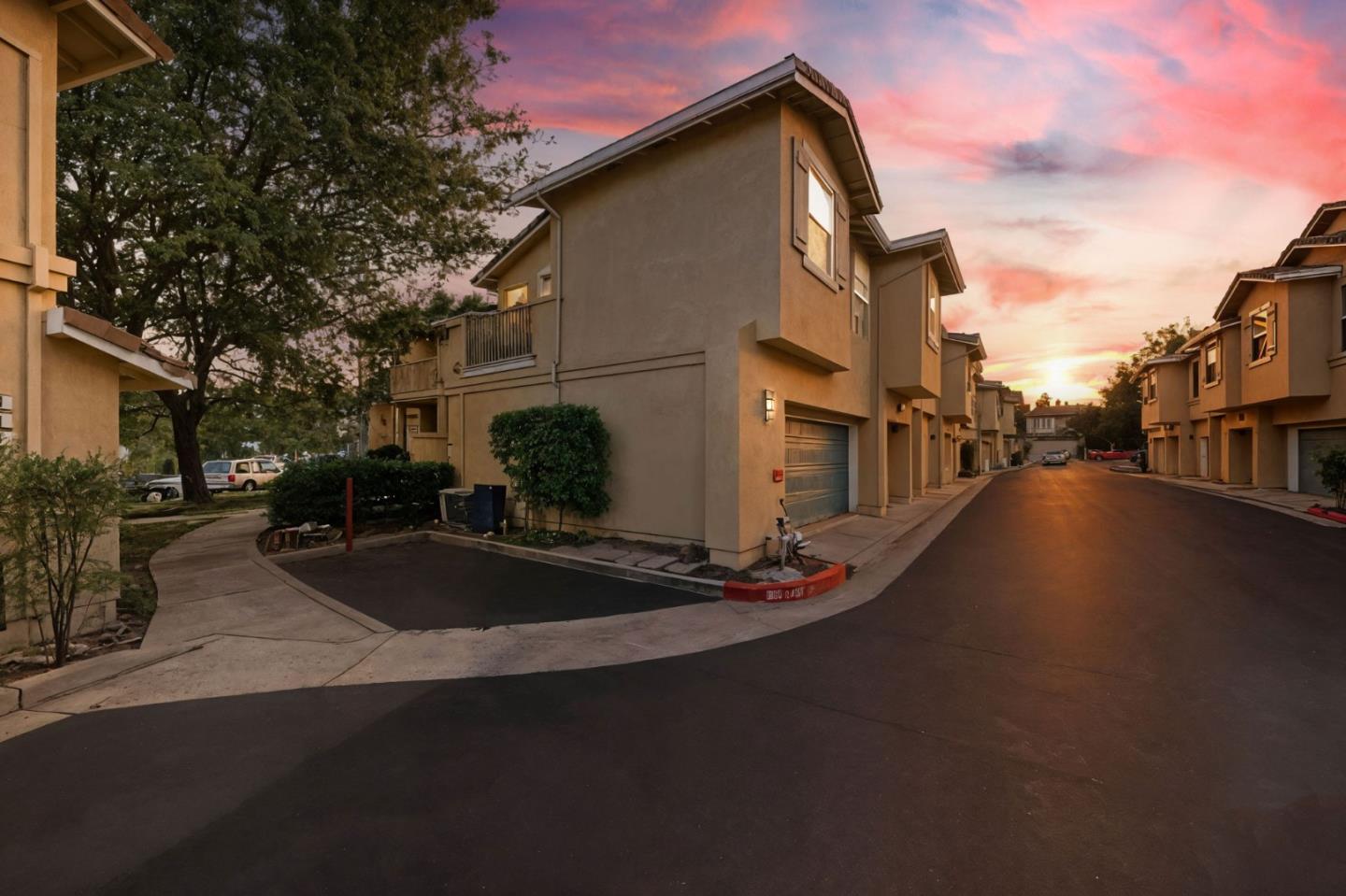 561 Manhattan Place
