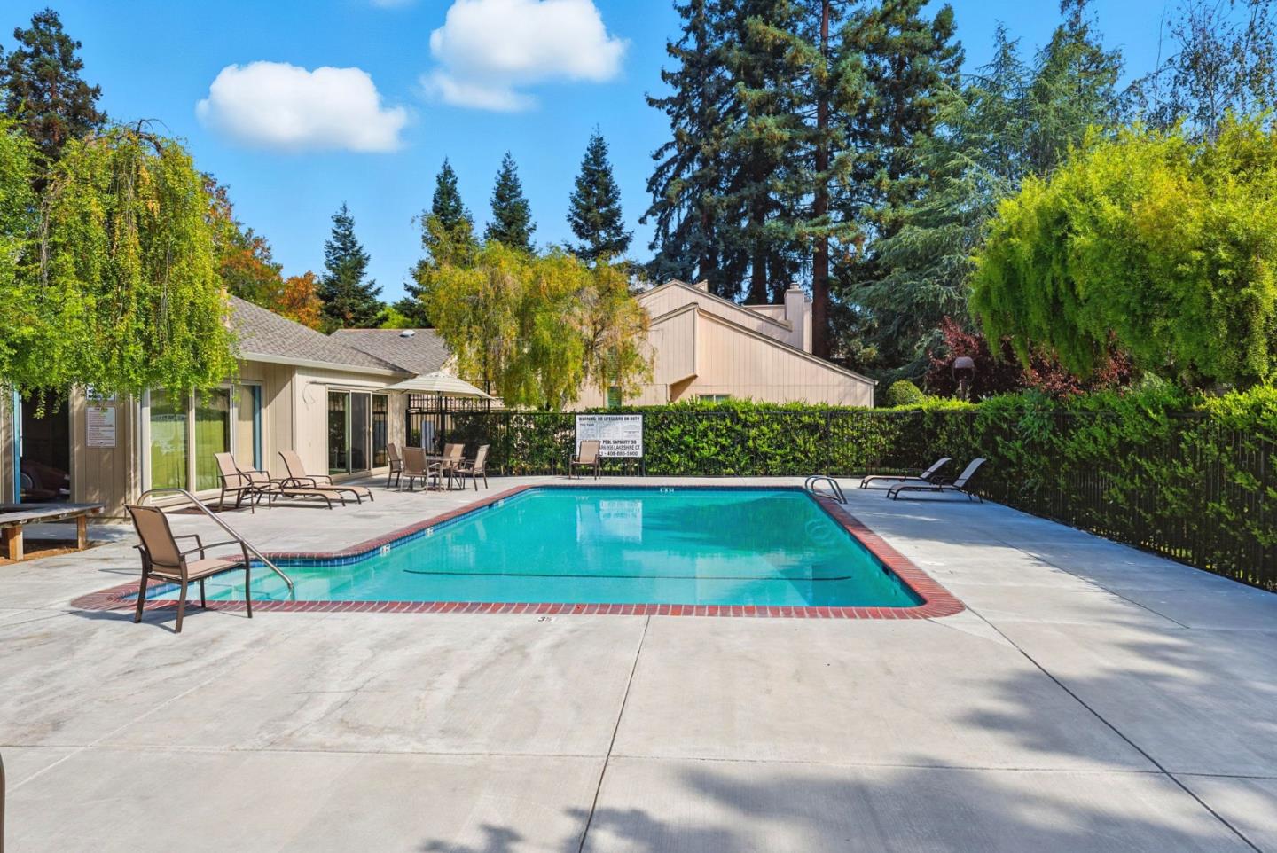 1522 Huddersfield Court