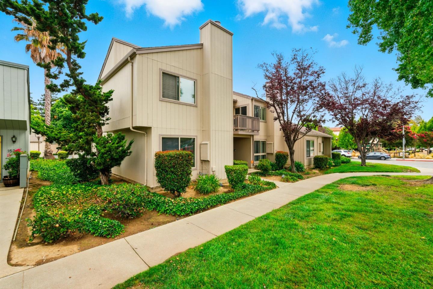 1522 Huddersfield Court