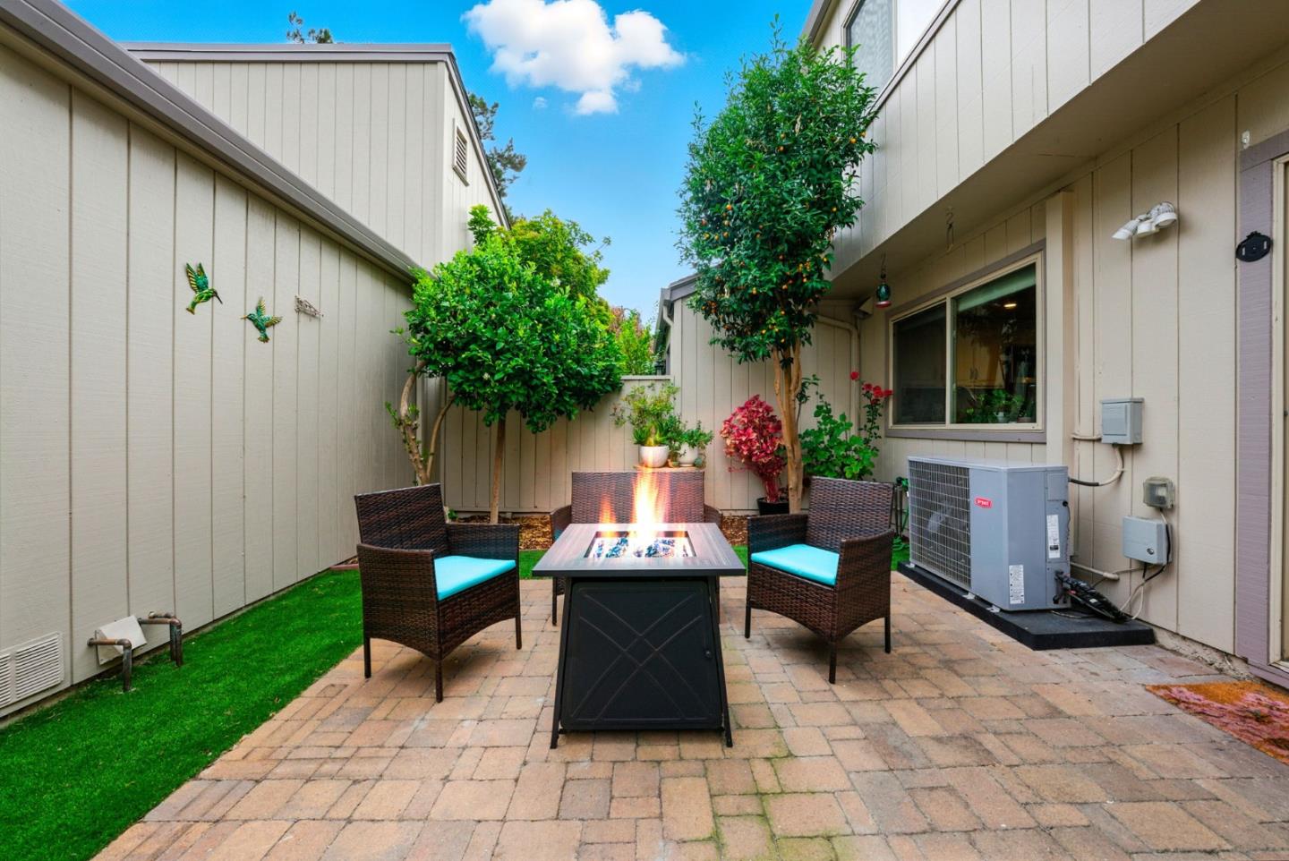 1522 Huddersfield Court