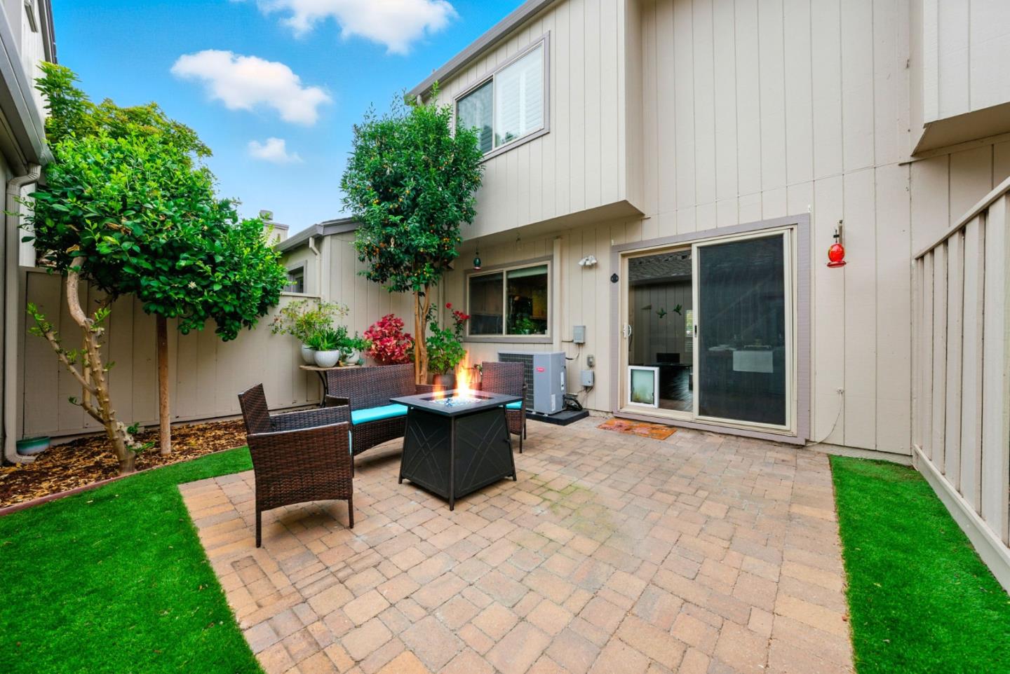 1522 Huddersfield Court