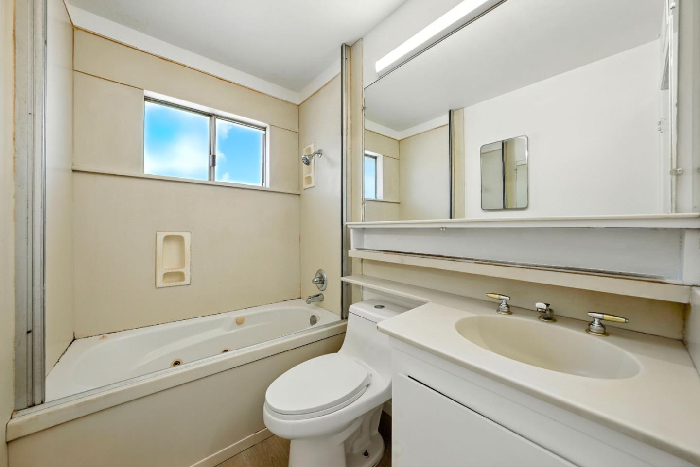 1264 Bouret Drive 4