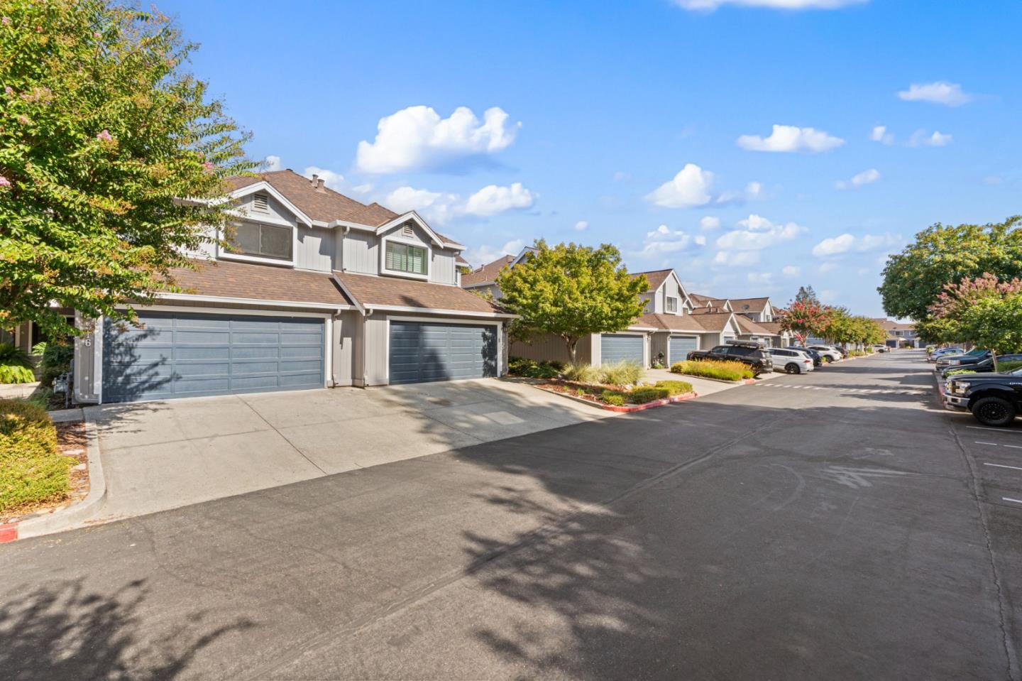 516 Creekside Lane