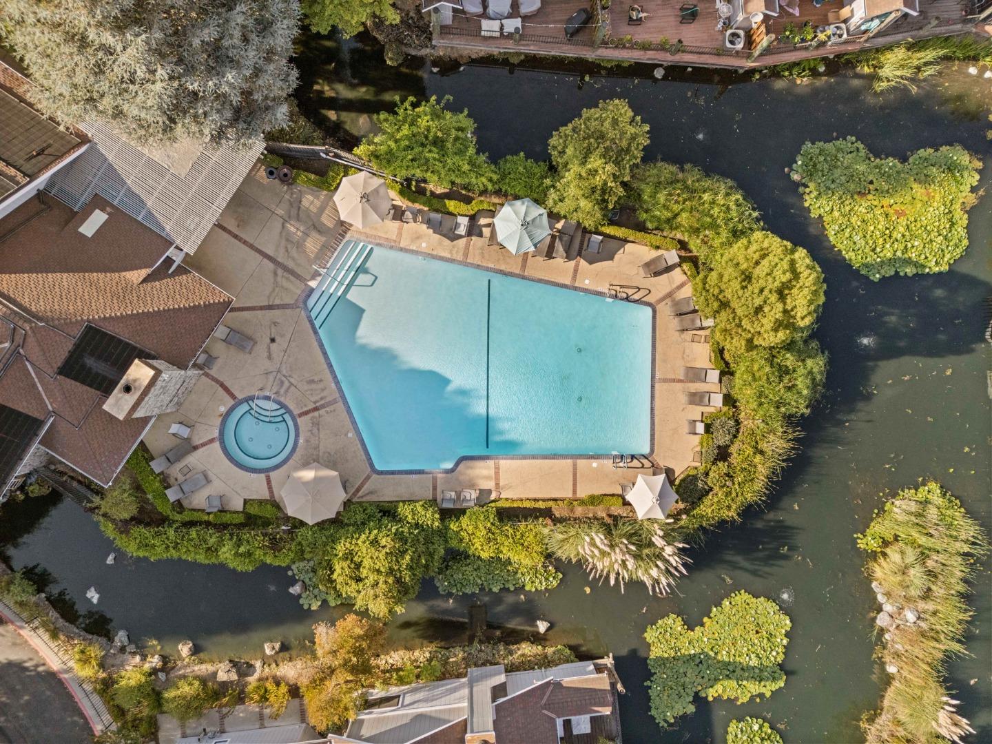 516 Creekside Lane