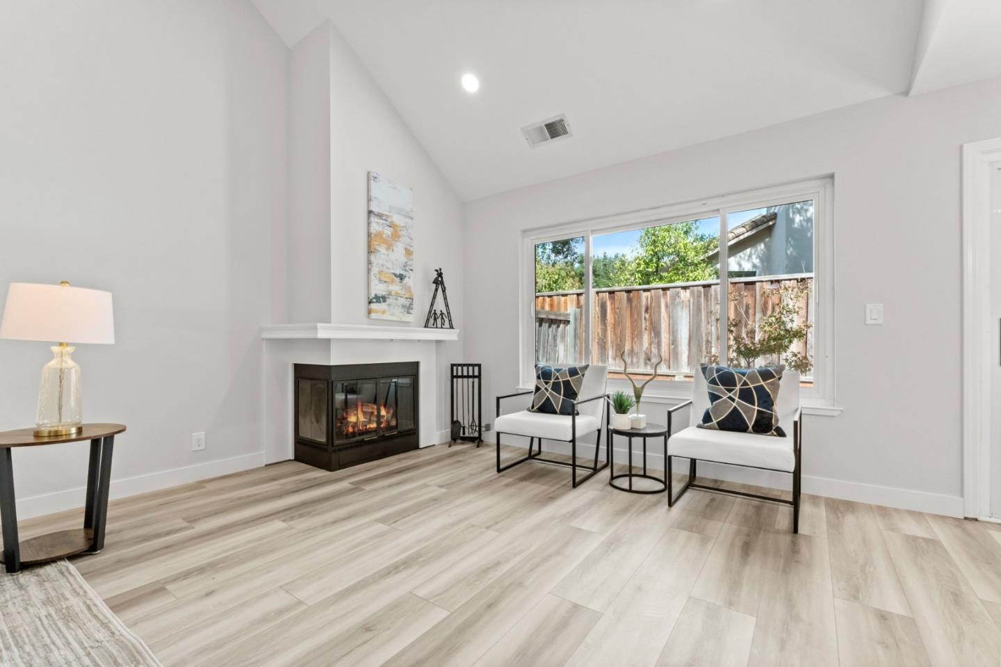 516 Creekside Lane