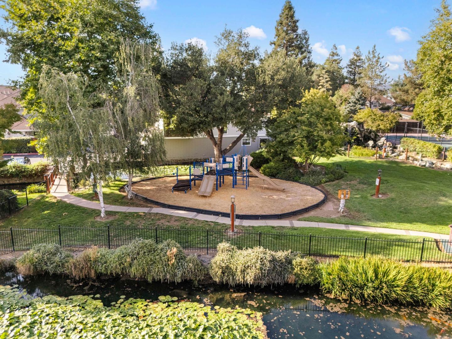 516 Creekside Lane