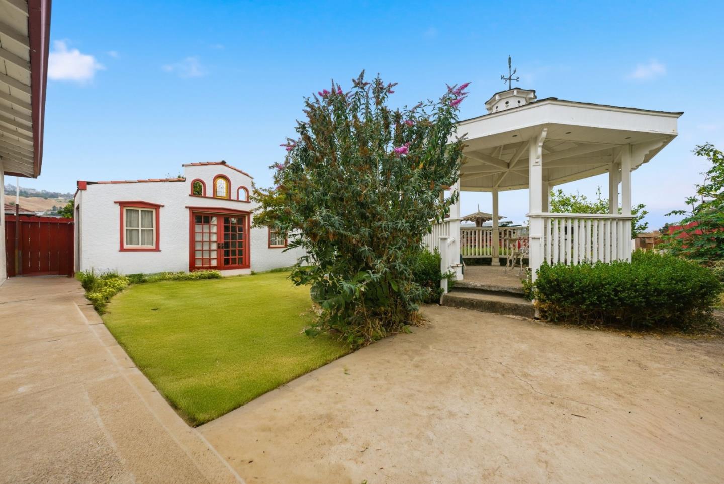 236 South Claremont Avenue