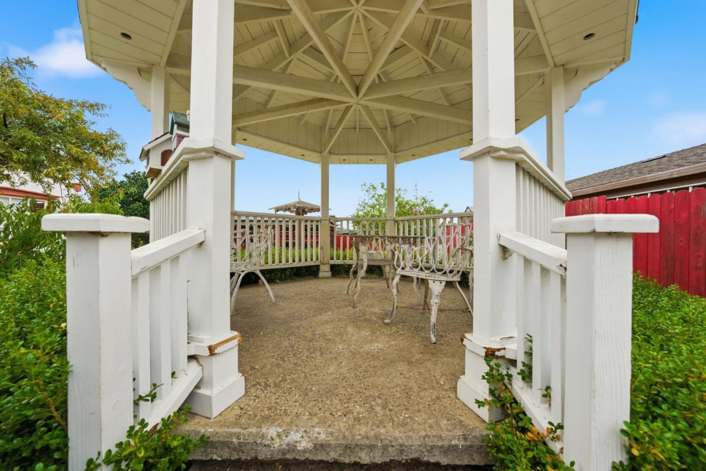 236 South Claremont Avenue