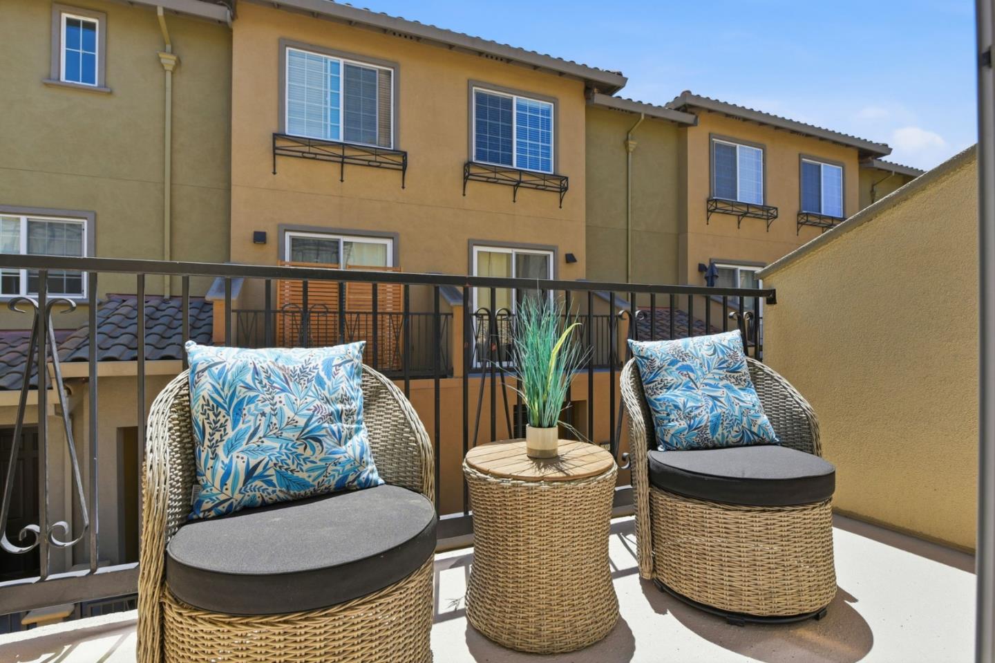 566 Almaden Walk Loop