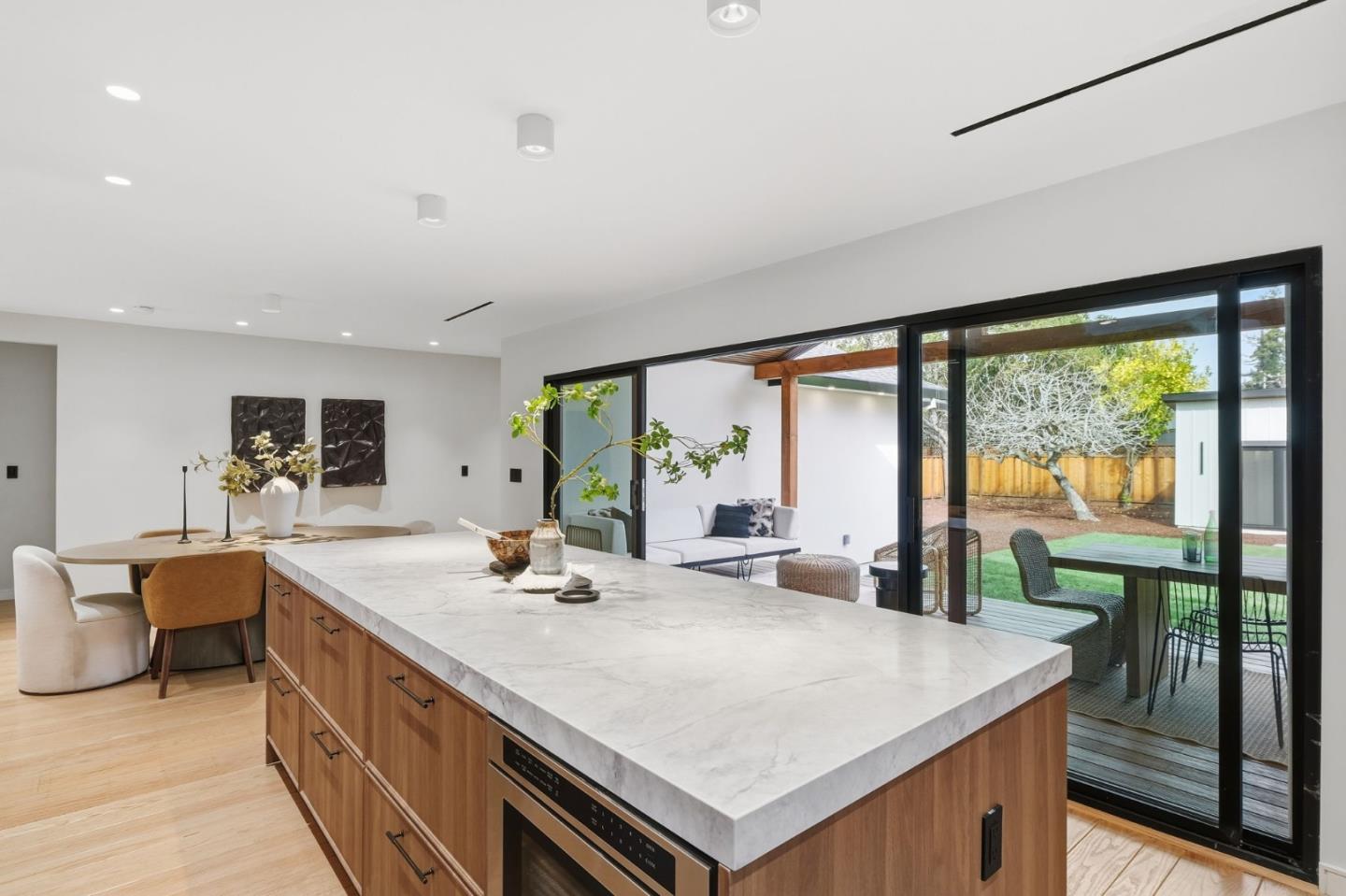 371 East Oakwood Boulevard