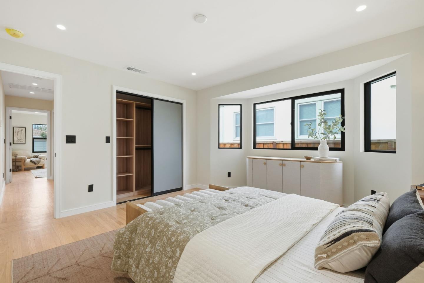 371 East Oakwood Boulevard