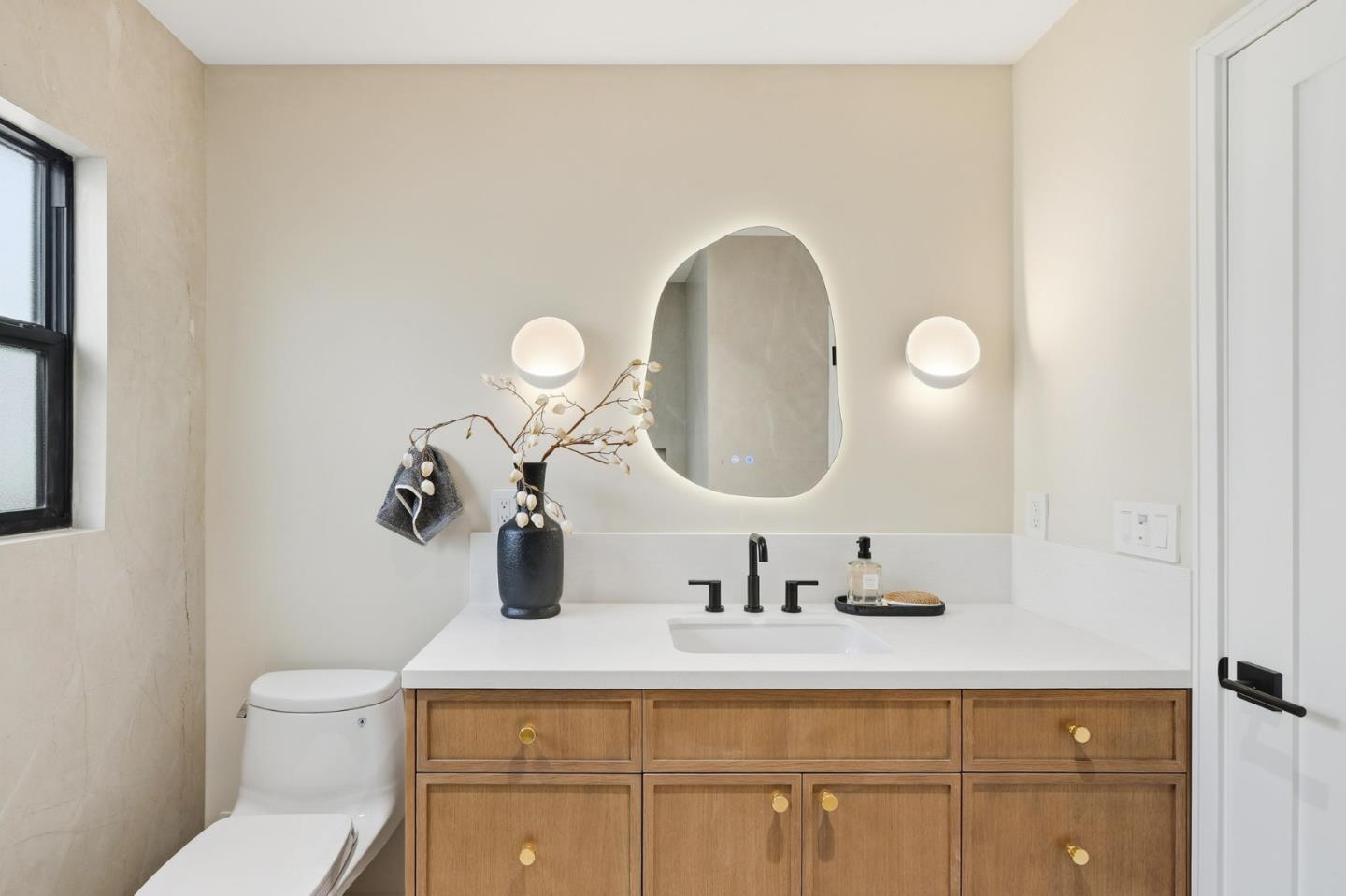 371 East Oakwood Boulevard