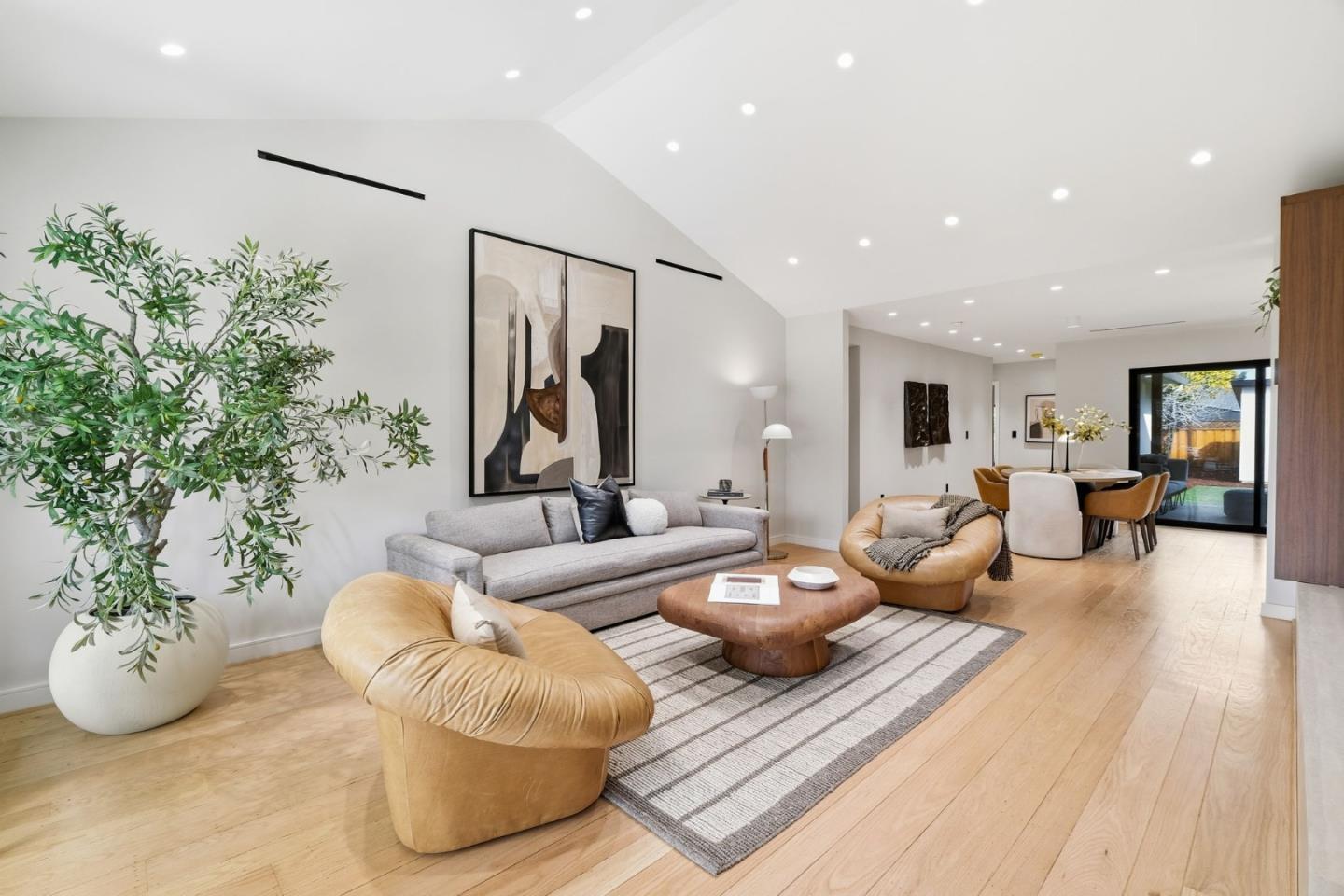 371 East Oakwood Boulevard