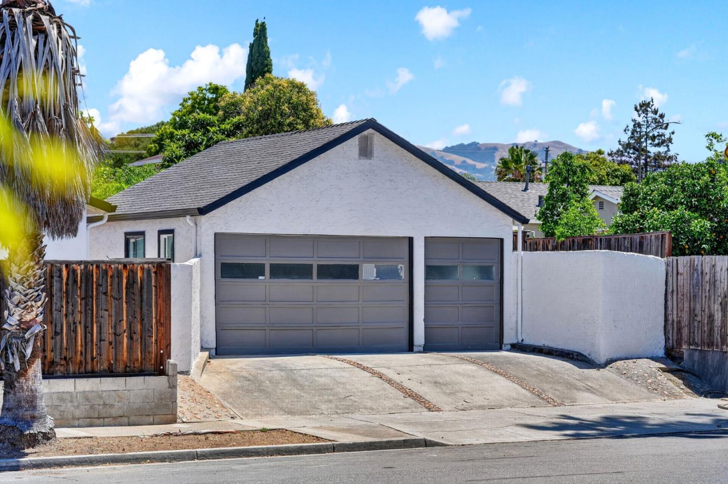2752 Millbrae Way