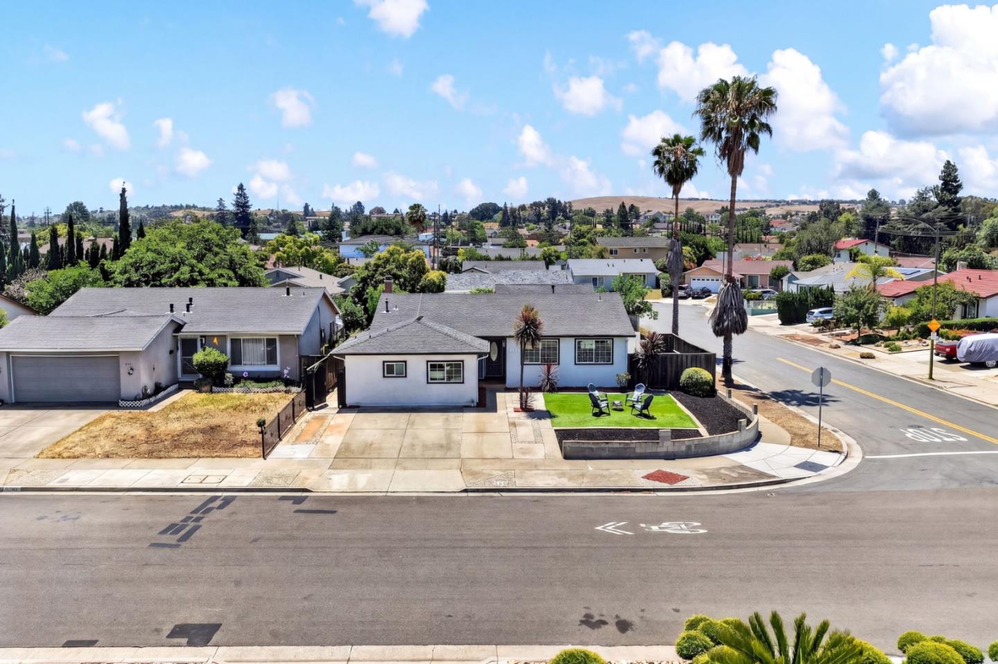 2752 Millbrae Way