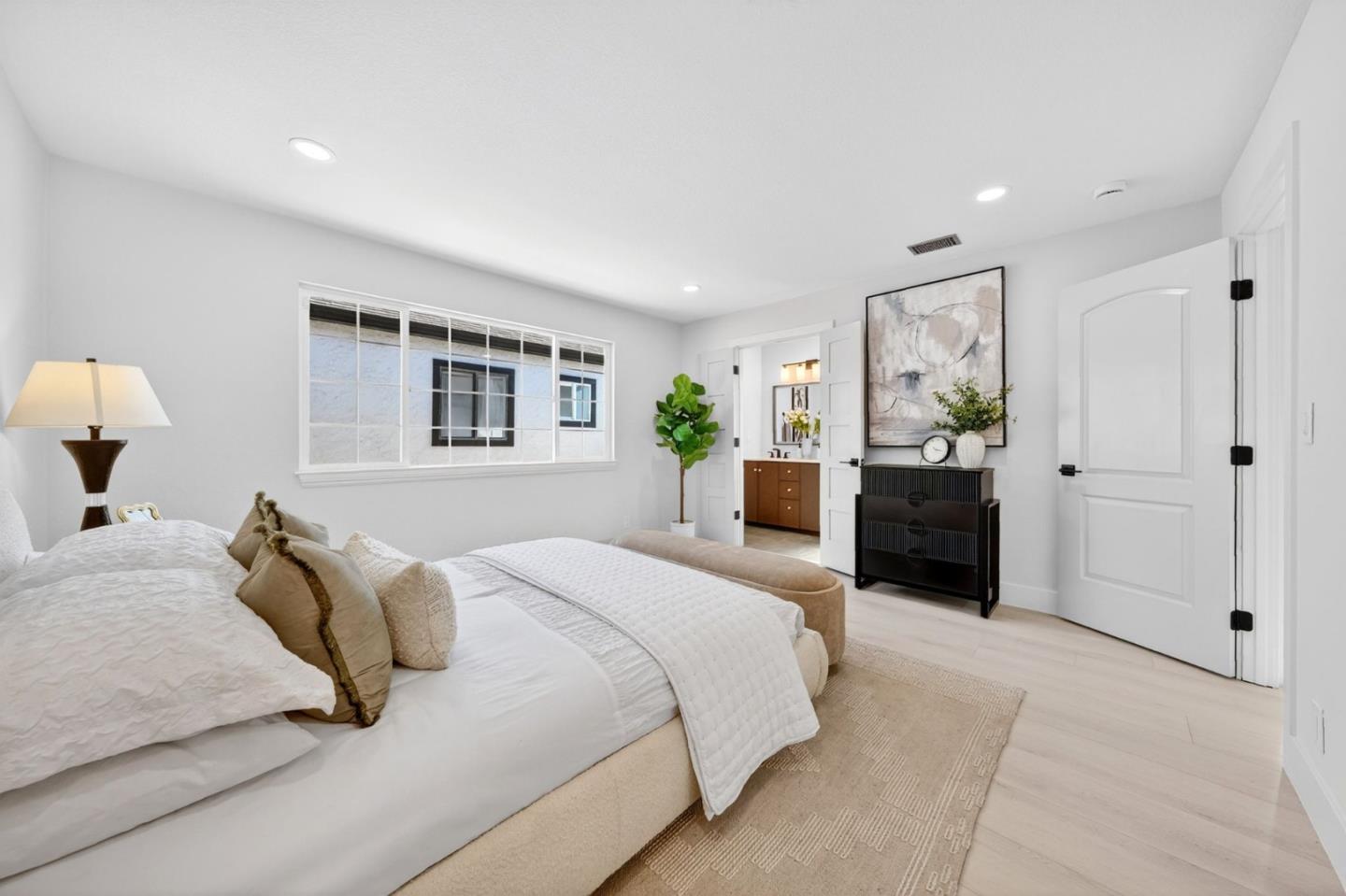2752 Millbrae Way