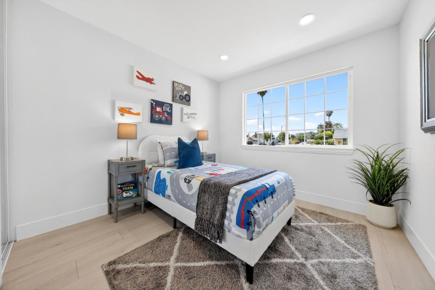 2752 Millbrae Way