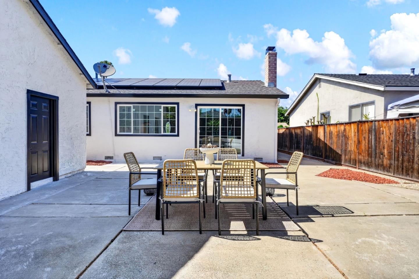 2752 Millbrae Way