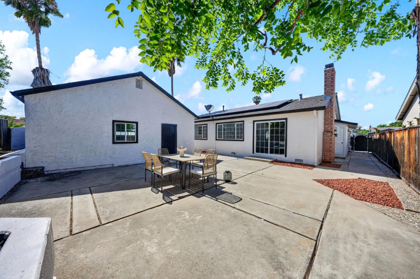 2752 Millbrae Way