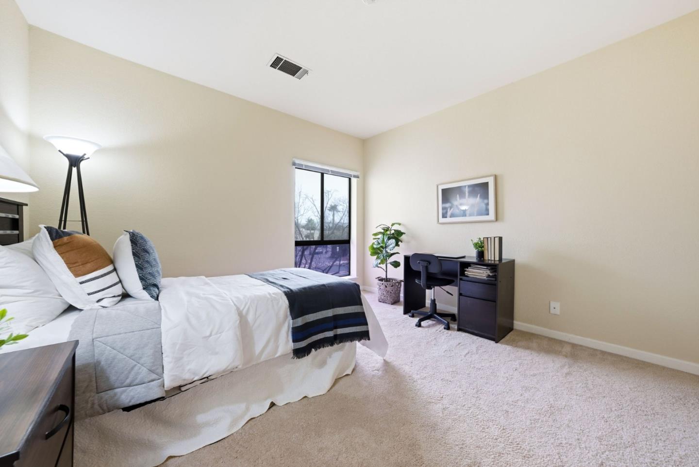 39931 Cedar Boulevard 305