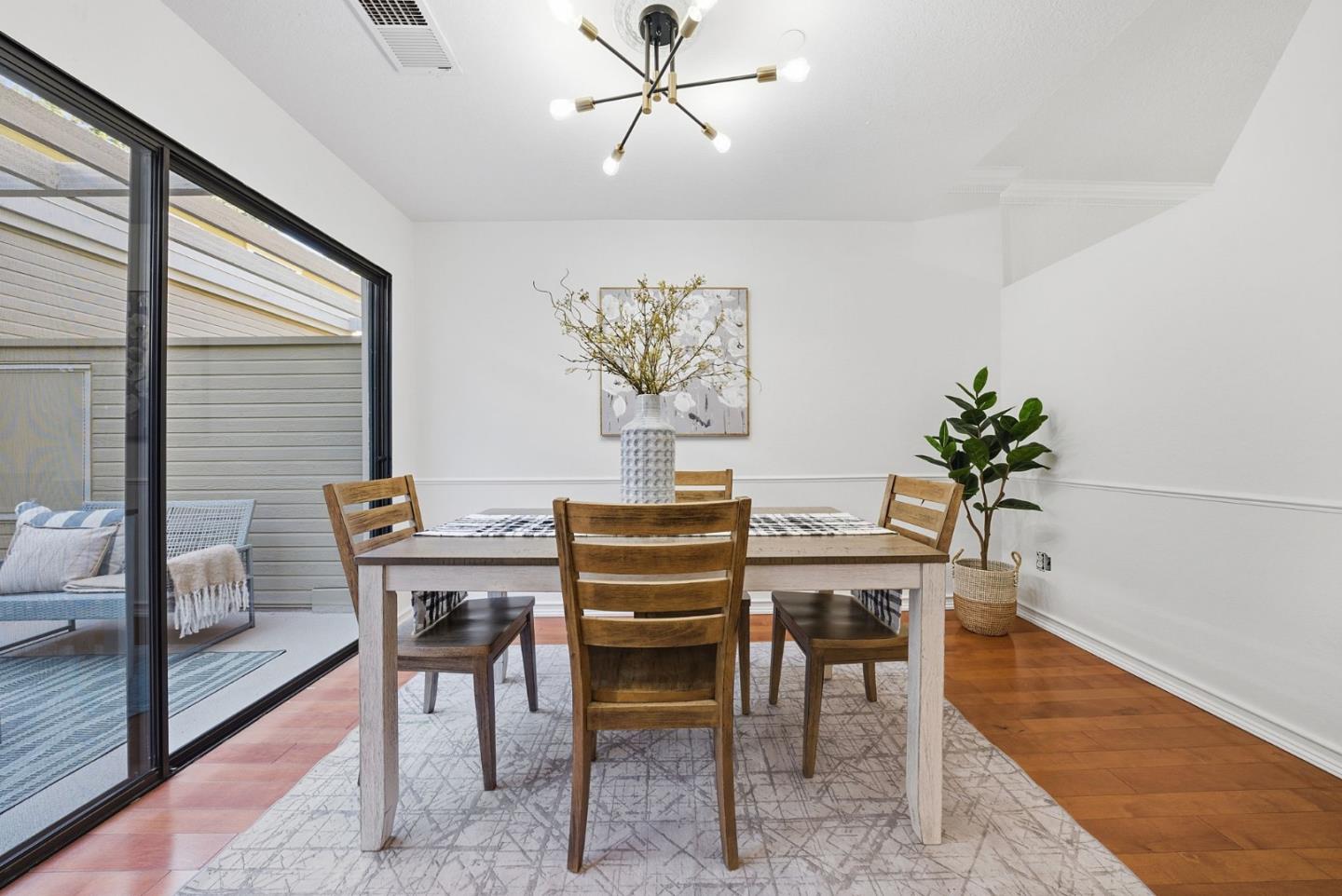 994 La Mesa Terrace F