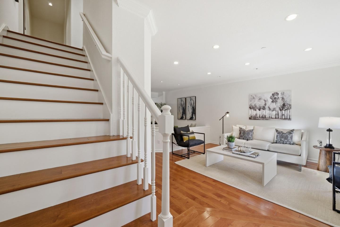 994 La Mesa Terrace F