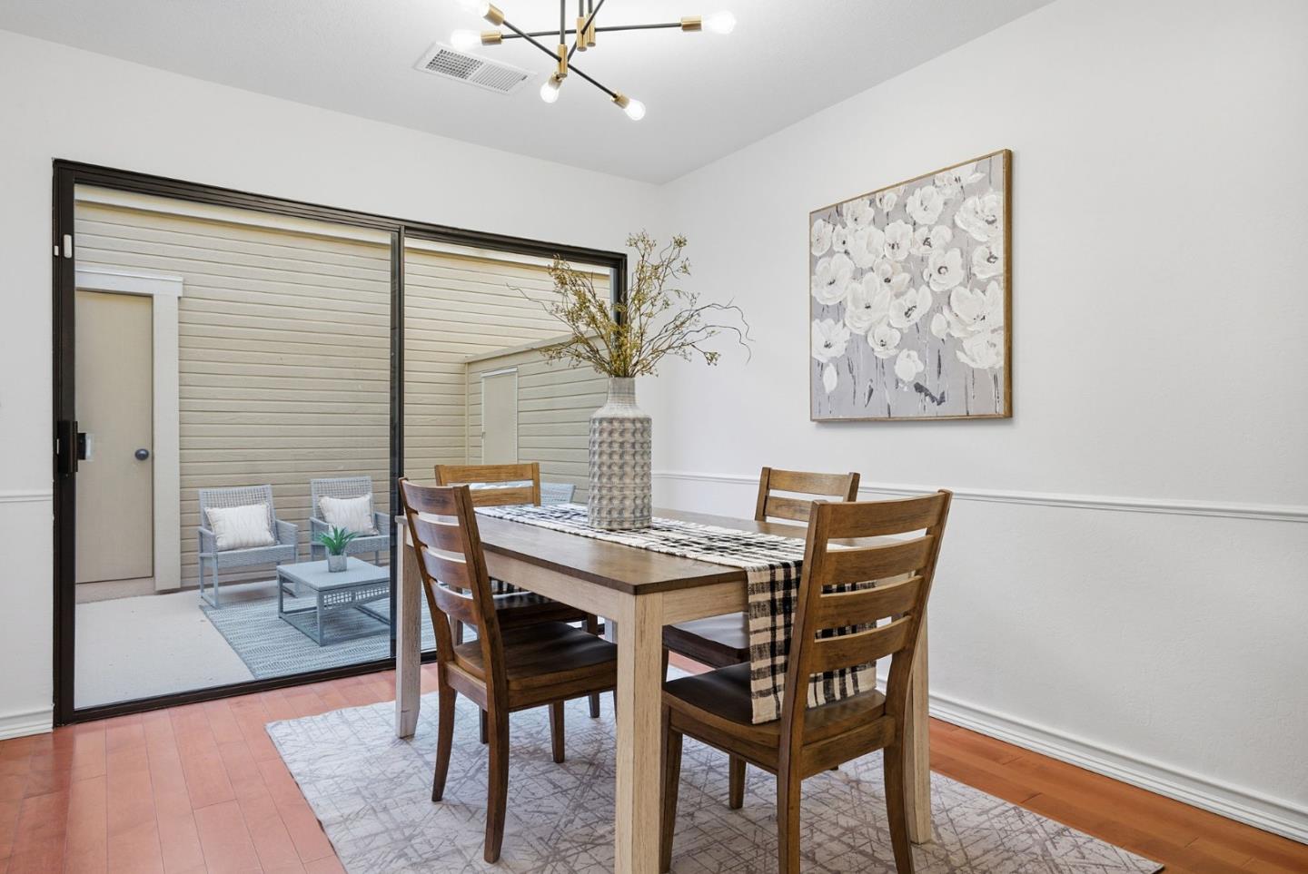 994 La Mesa Terrace F