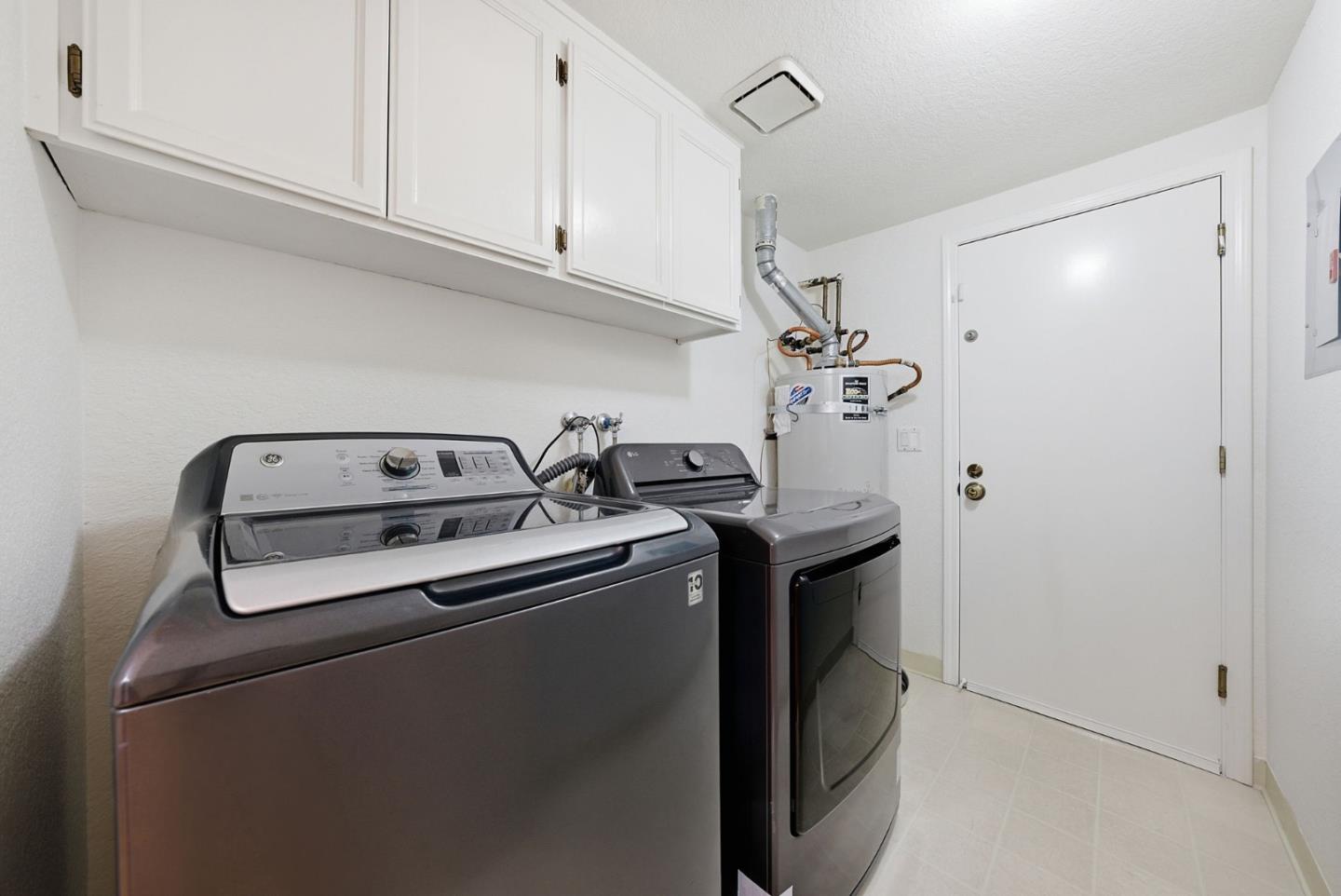 994 La Mesa Terrace F