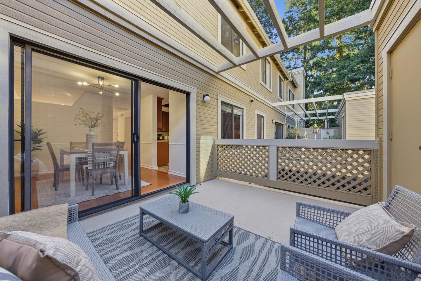 994 La Mesa Terrace F