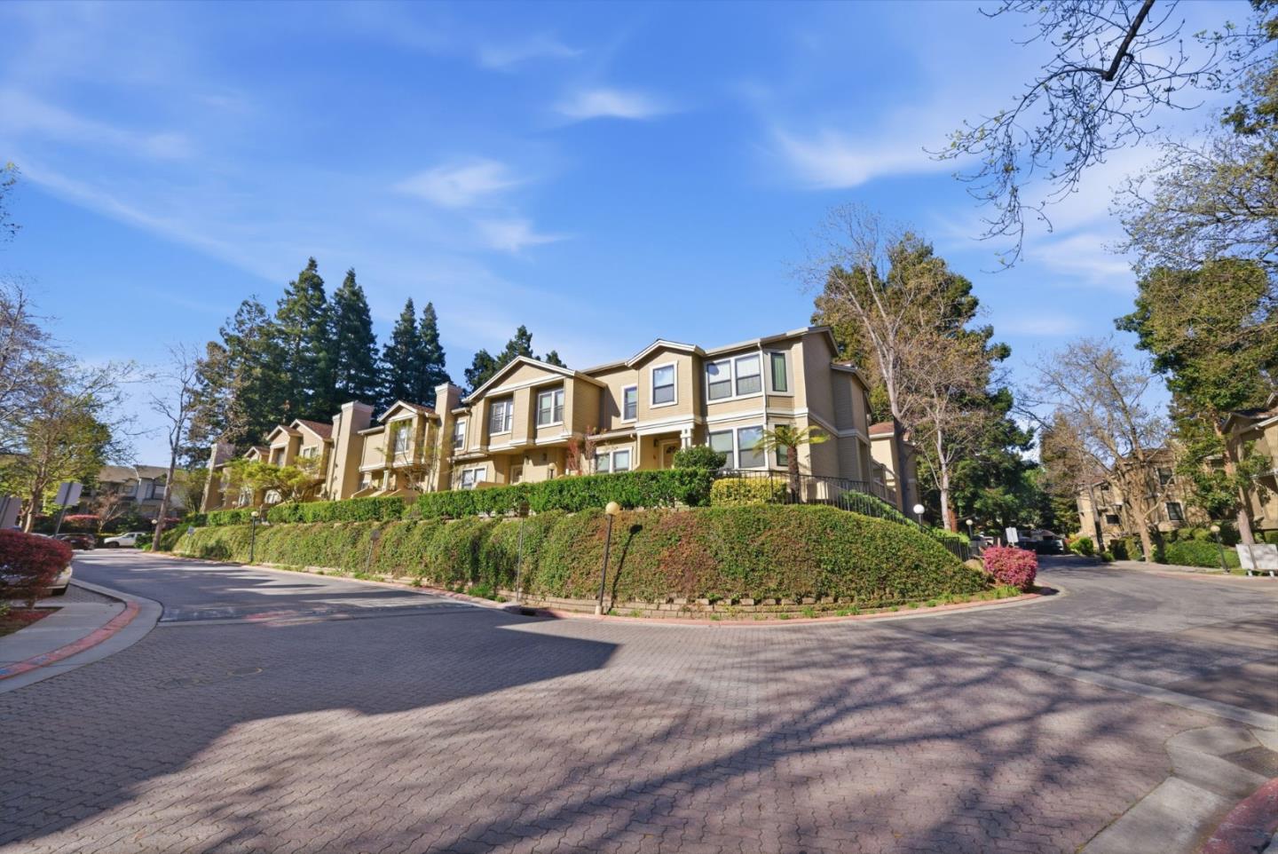 994 La Mesa Terrace F