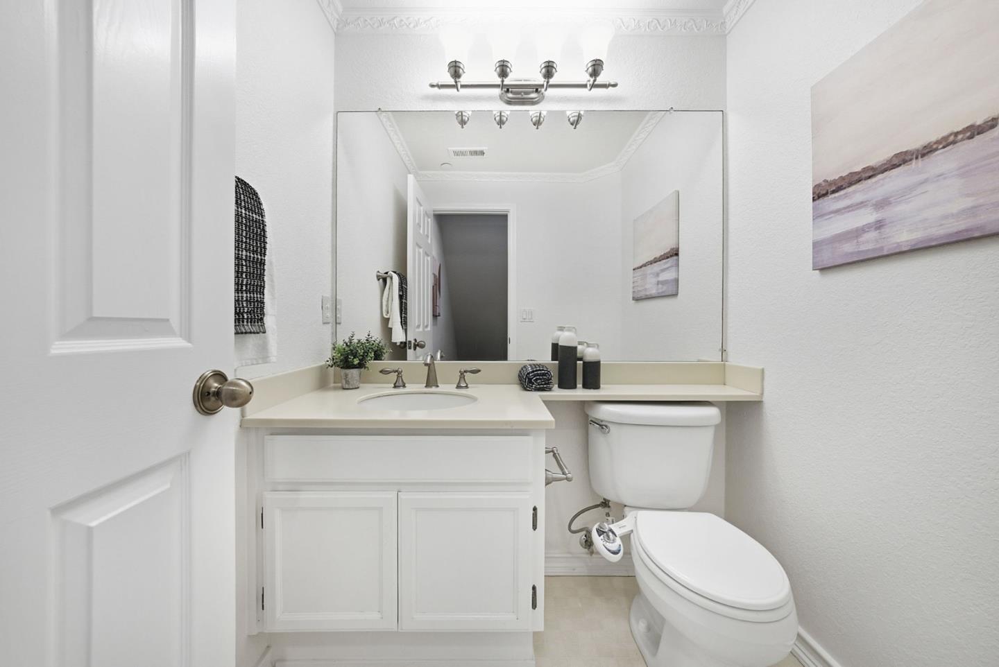 994 La Mesa Terrace F