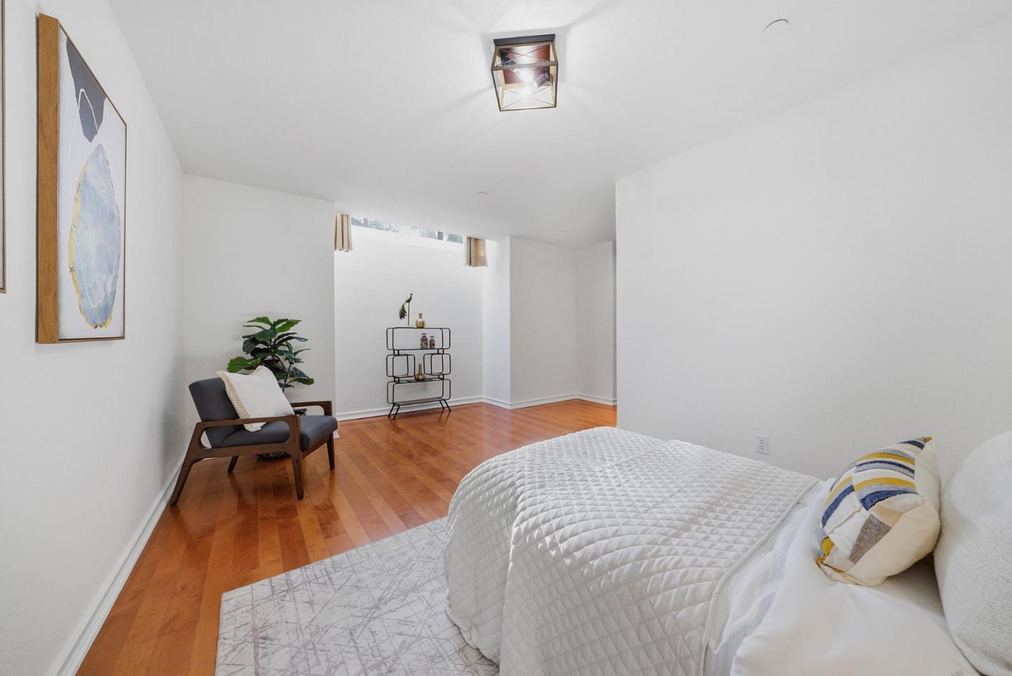 994 La Mesa Terrace F