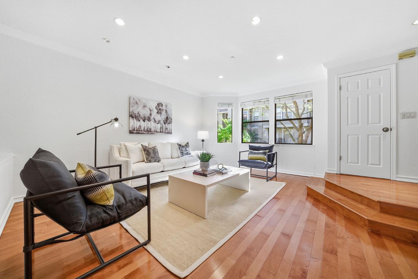 994 La Mesa Terrace F