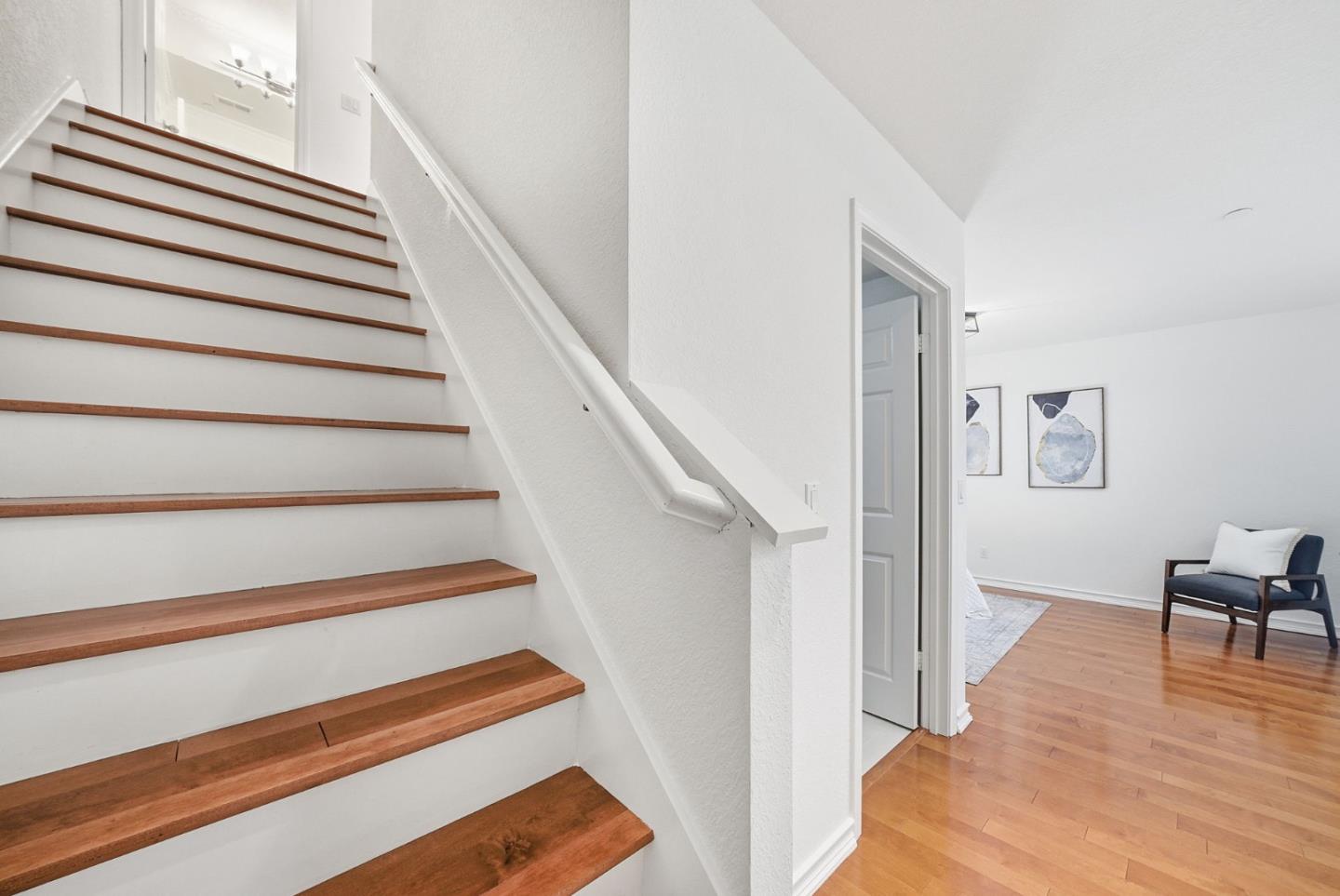 994 La Mesa Terrace F