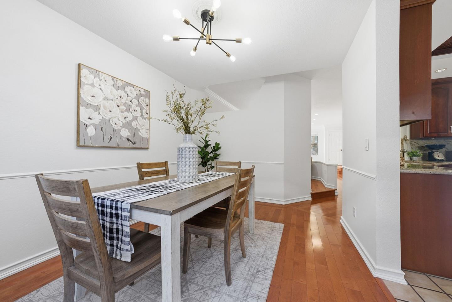 994 La Mesa Terrace F