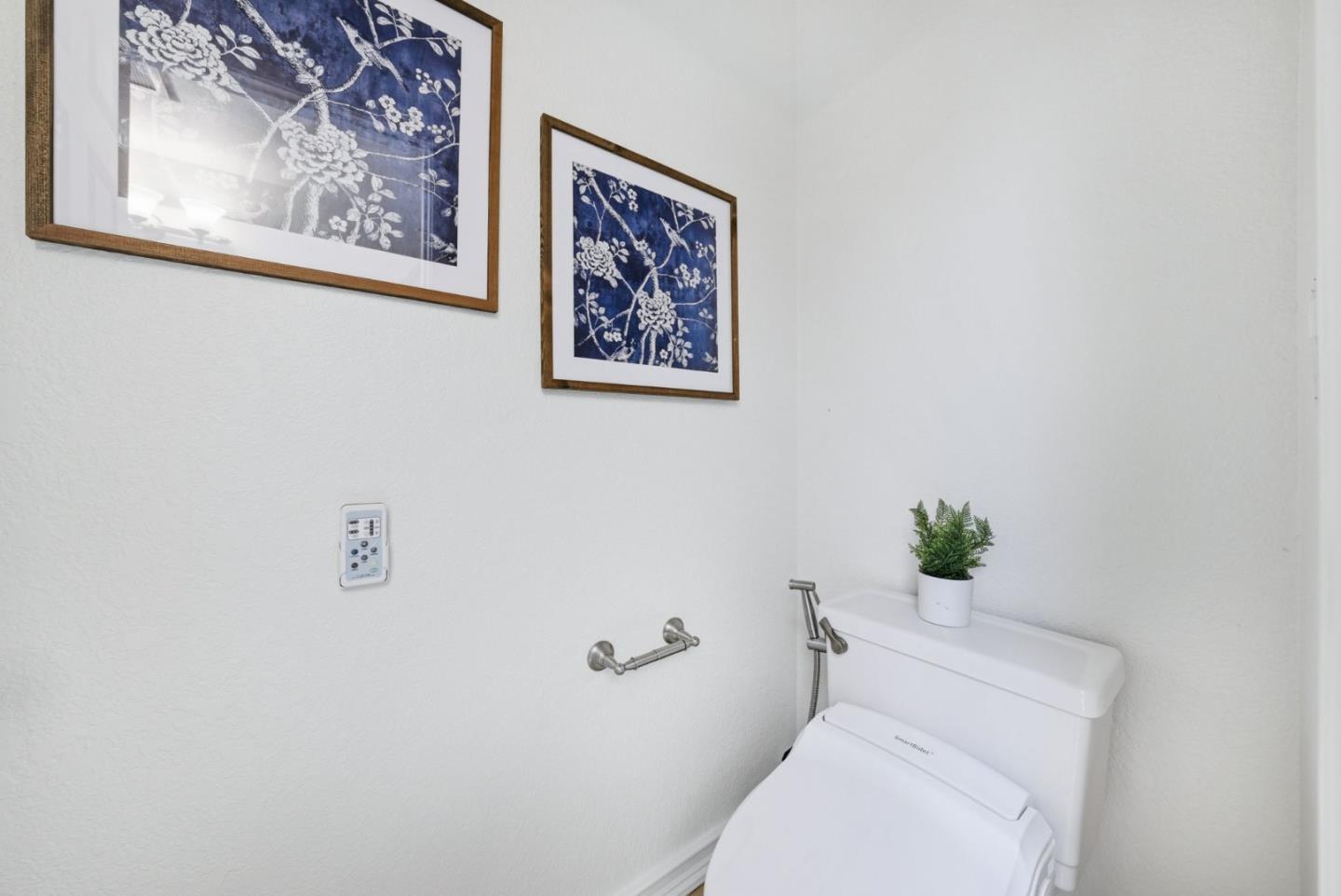 994 La Mesa Terrace F